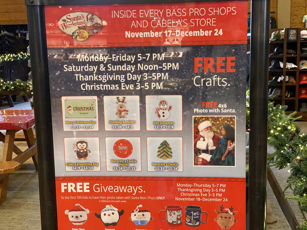 Bass Pro Shop Santa's Wonderland free photos