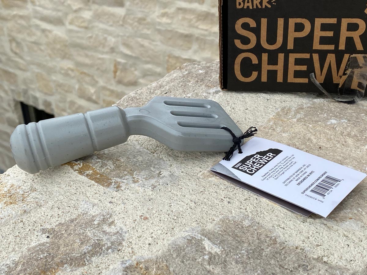 Super Chewer Tough nylon spatula for a grill