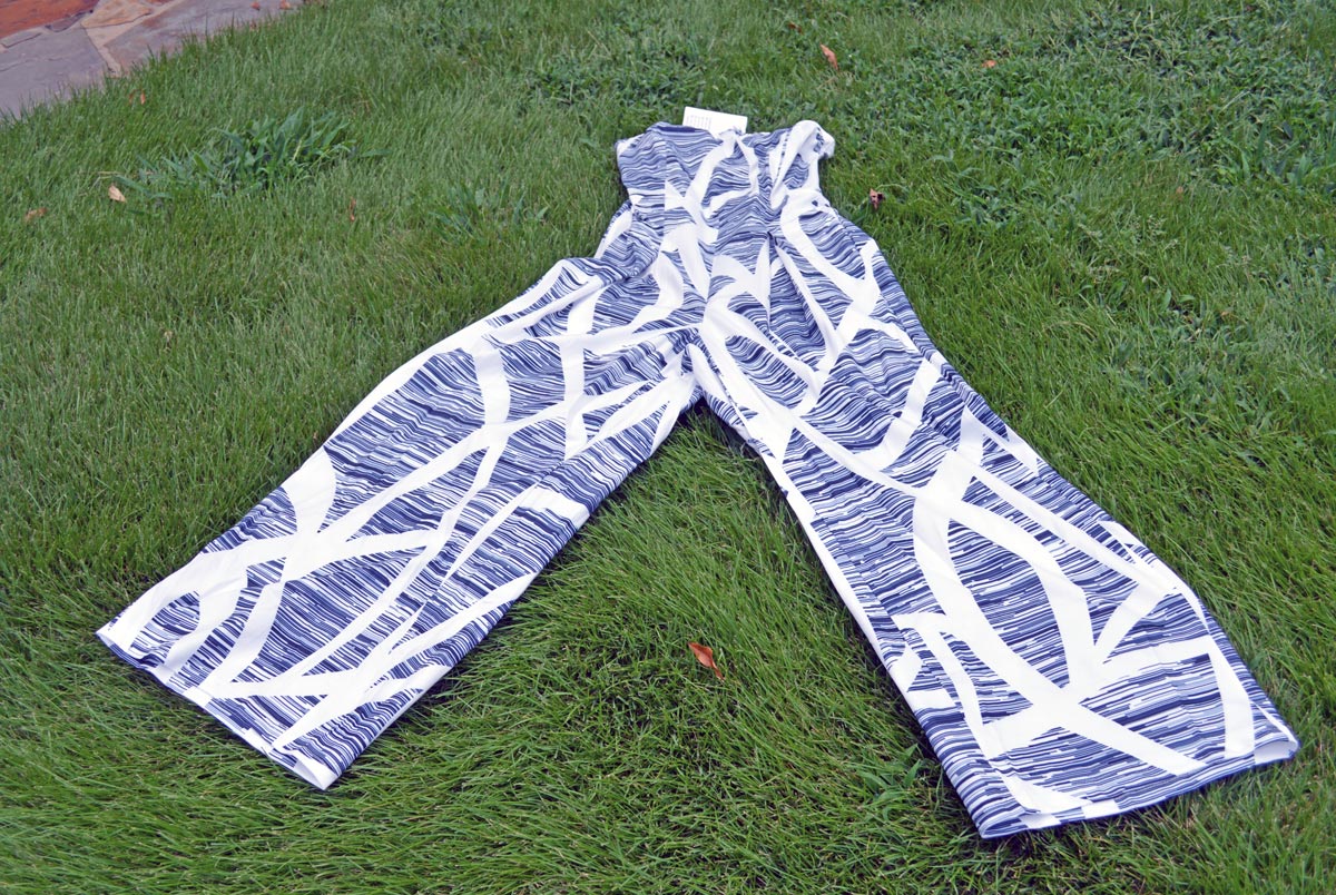 Suvimuga Grey and White Leaf Strapless Jumpsuit