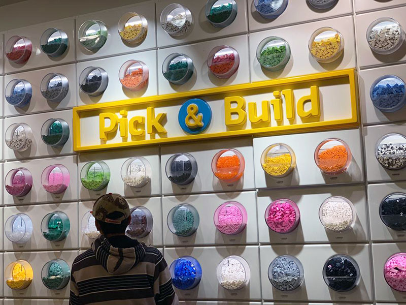 Lego pick and build wall