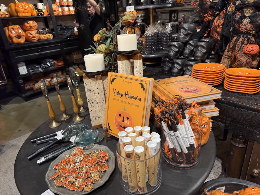 Samhain vintage Halloween display